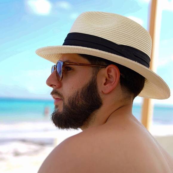 Meet your Posher, Ulises - Picture 1 of 1