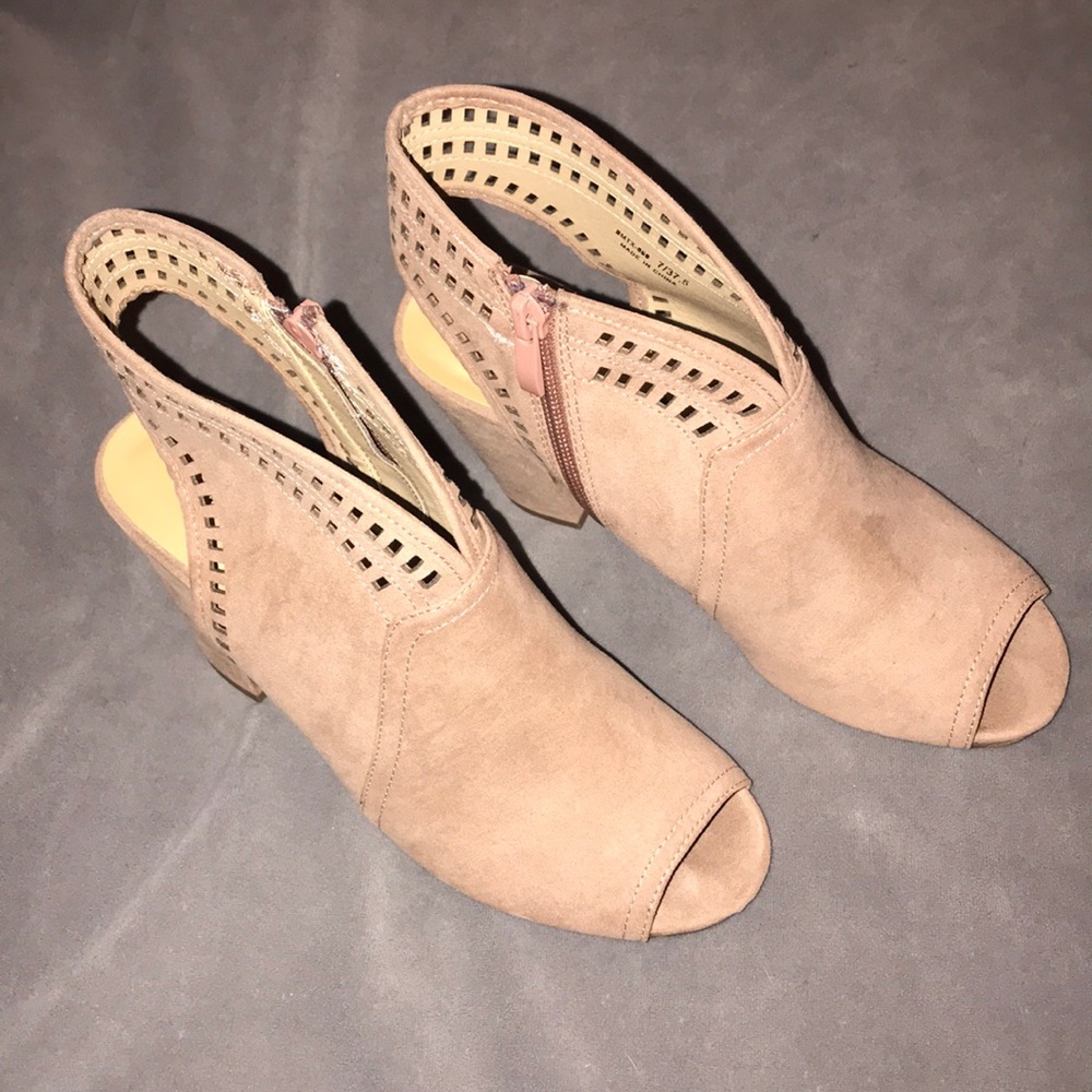 Francesca’s Open toe Suade Booties