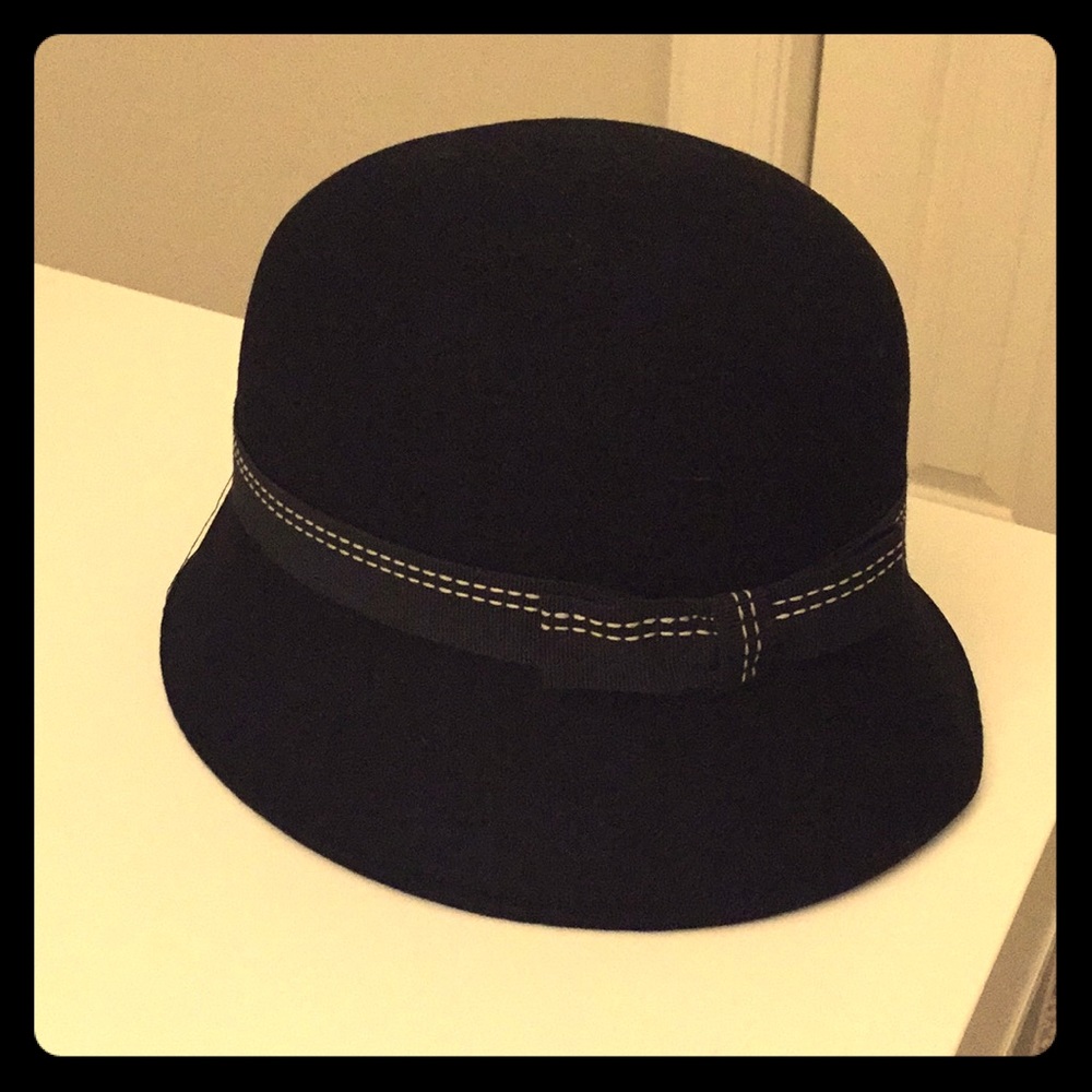 🎉 Last Chance! 1920s style black cloche wool hat