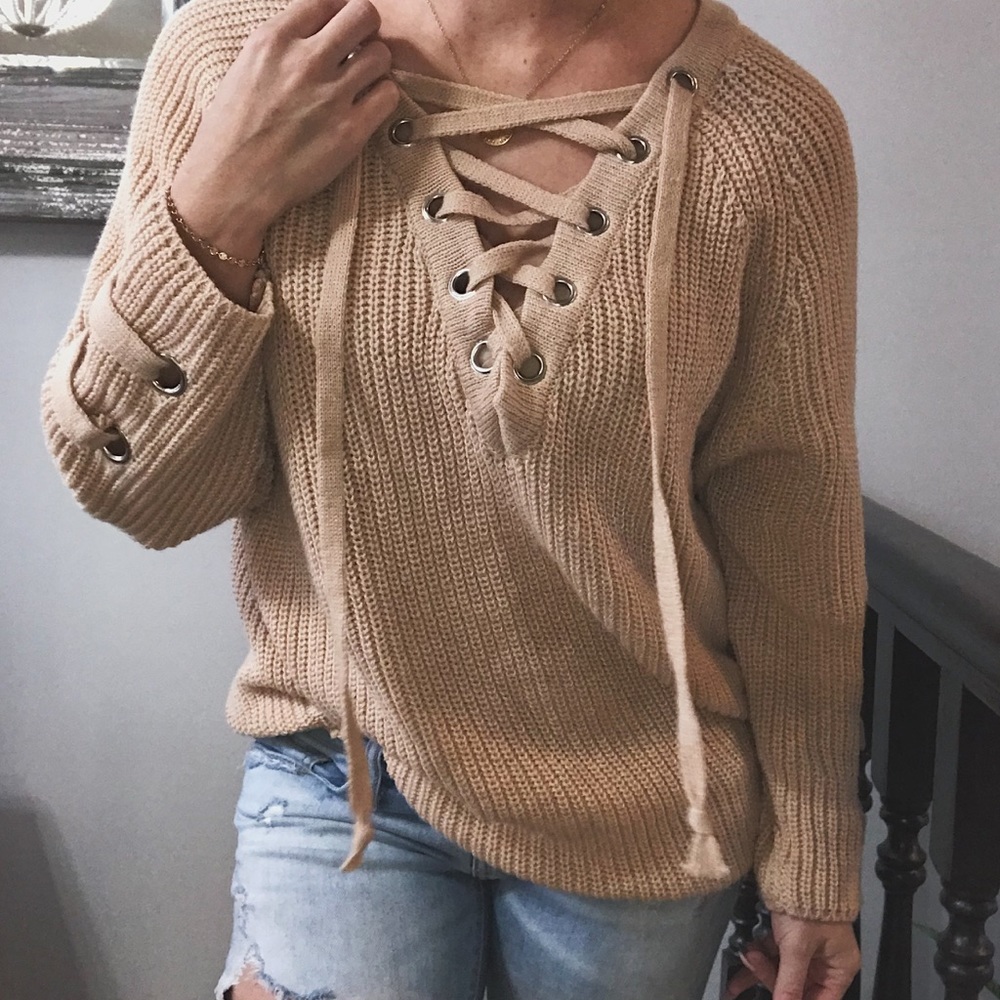 Lace-up sweater- beige S