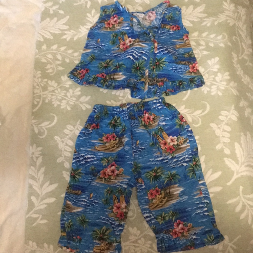 Hawaiian outfit