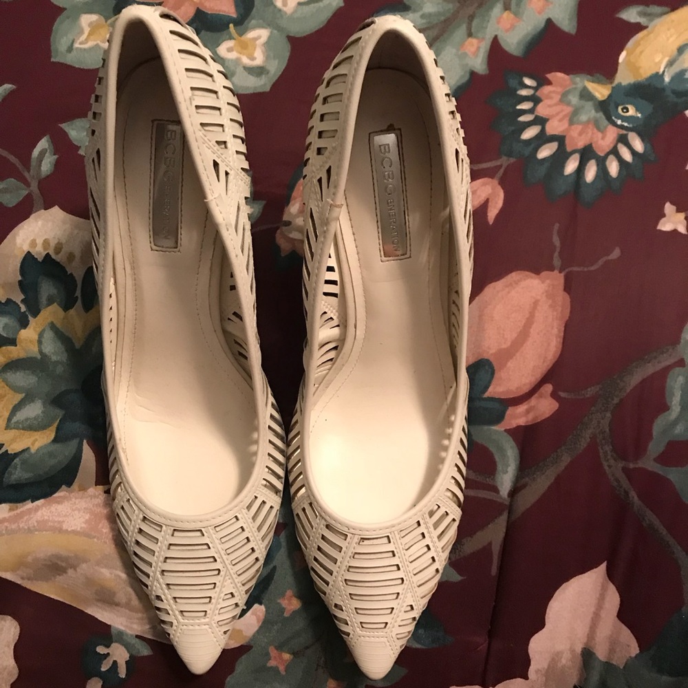 BCBG Lazer Cut White Heel 👠