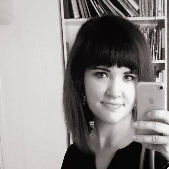Meet your Posher, Courtney - Picture 1 of 1