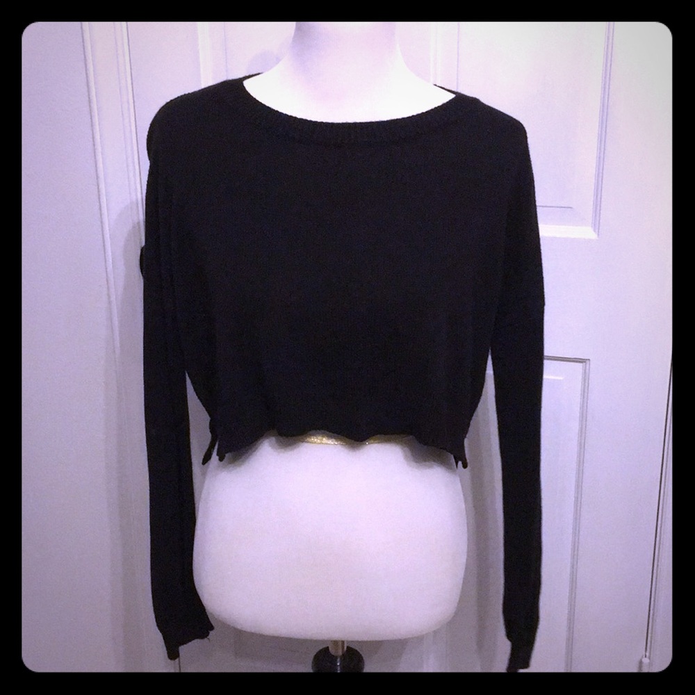 Forever 21 Cropped Sweater. Women’s Size large.