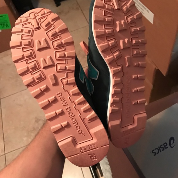 Ronnie Fieg x New Balance Salmon Sole size 8 - Picture 2 of 3