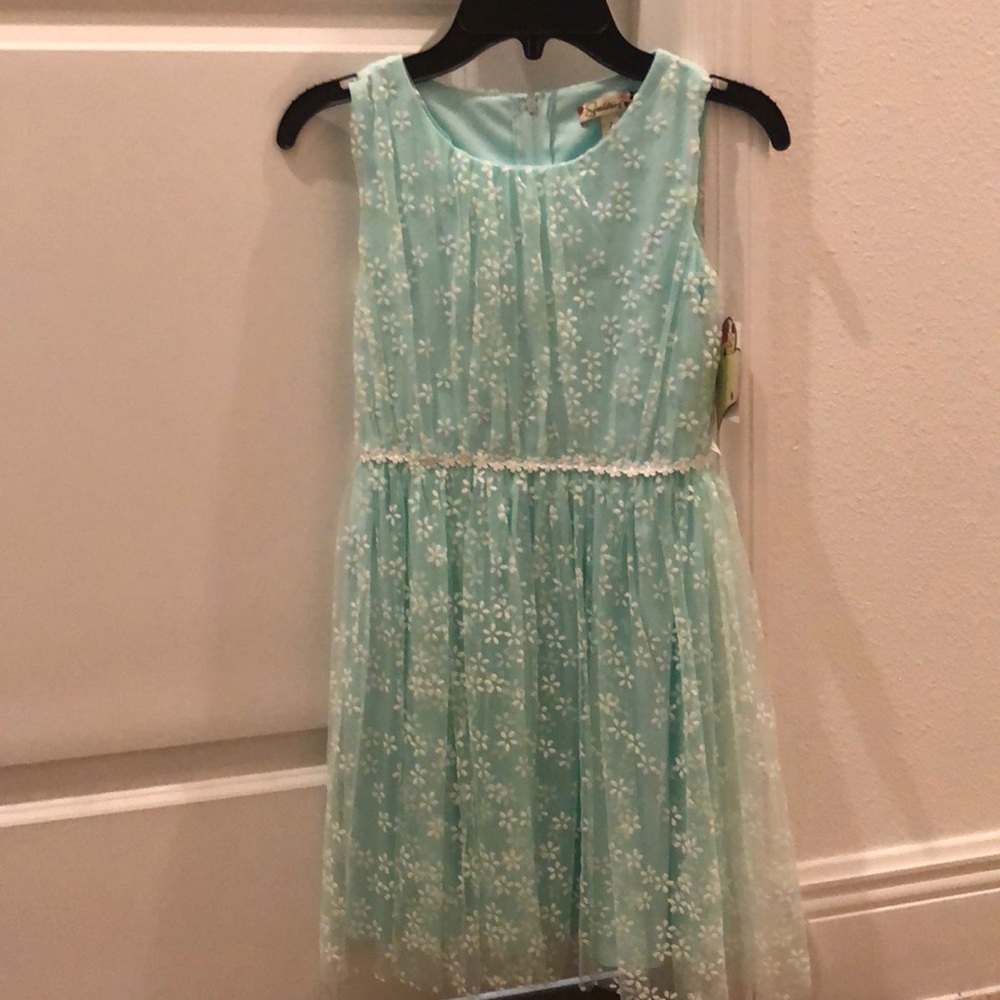 Girl’s dress, size 7