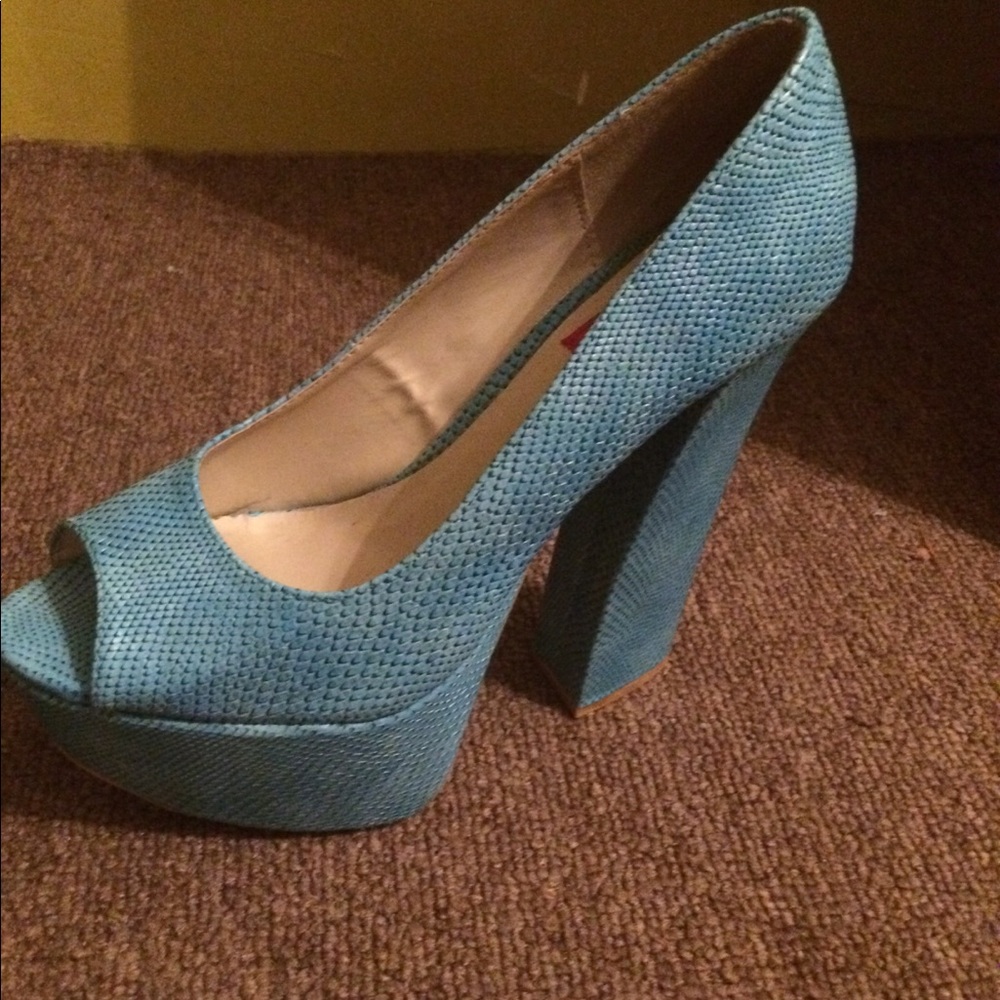 Blue platforms