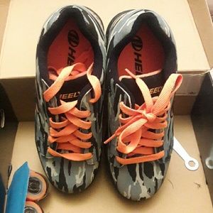 Brand New Heelys!