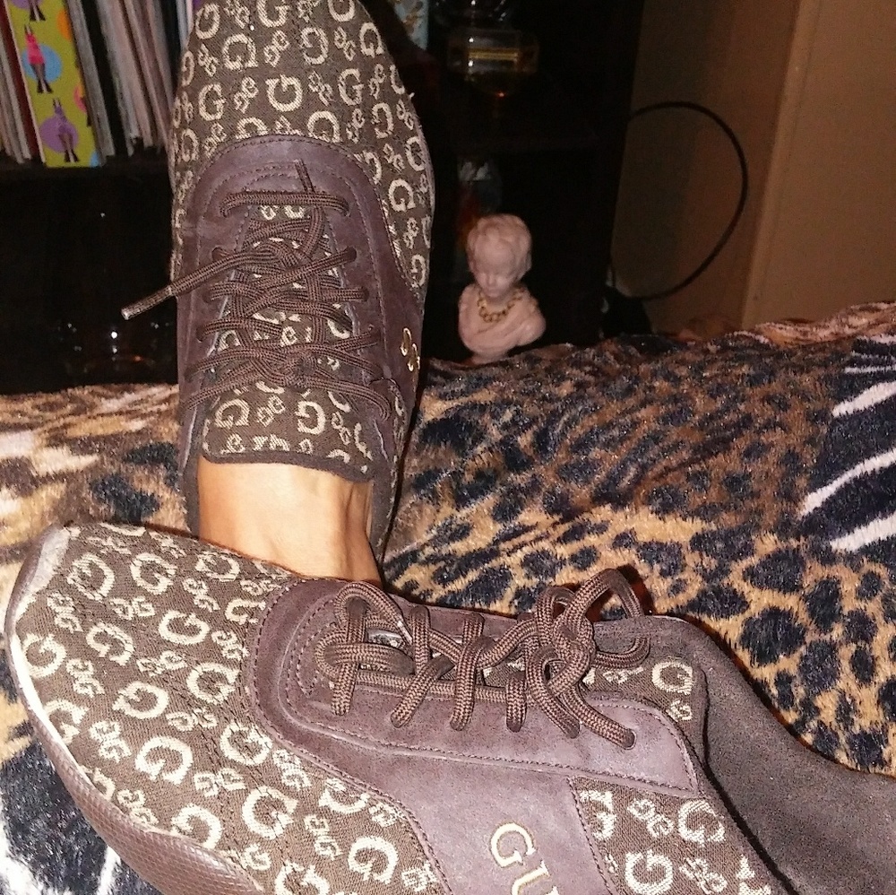 Guess tennis shoes