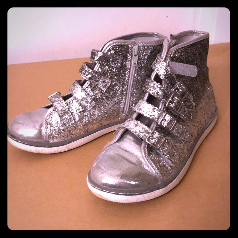 Sparkly sneakers!!