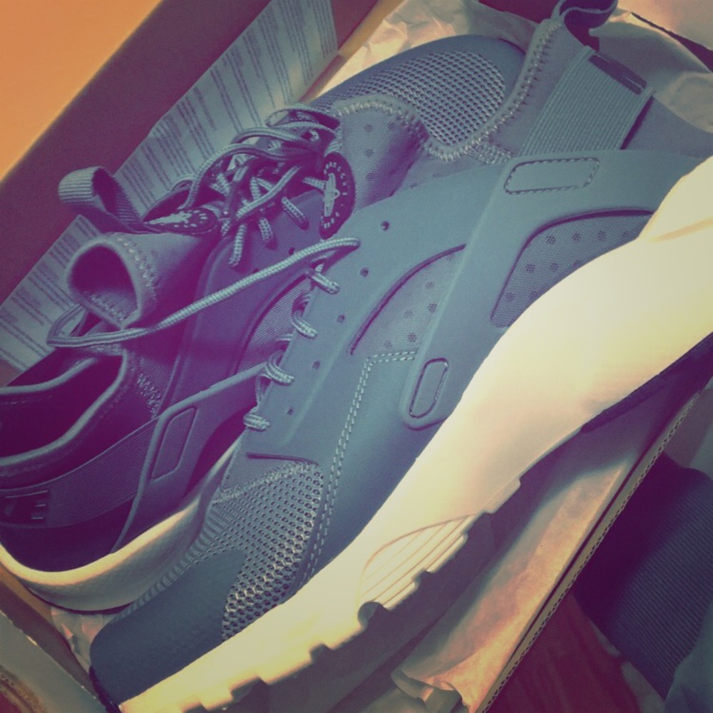 NIKE AIR HUARACHE ULTRA
