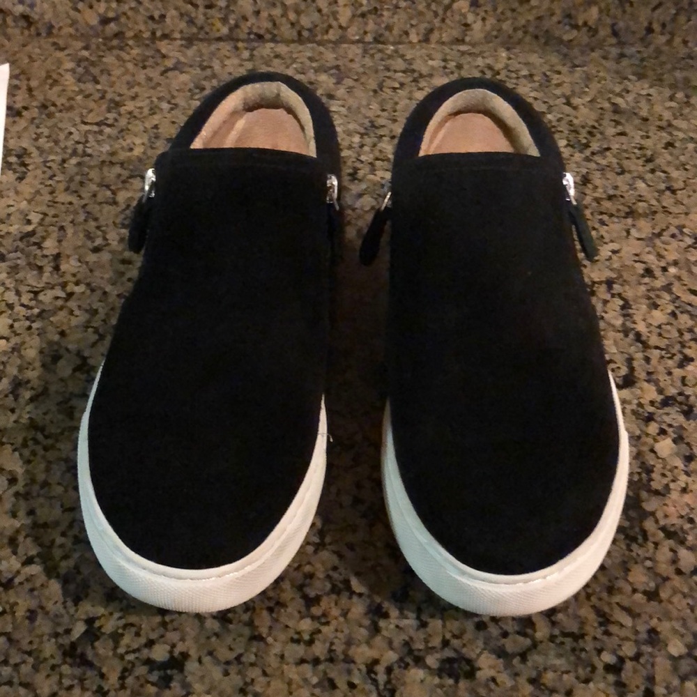 Kennth Cole Gentle Soul “Lowe” sneakers