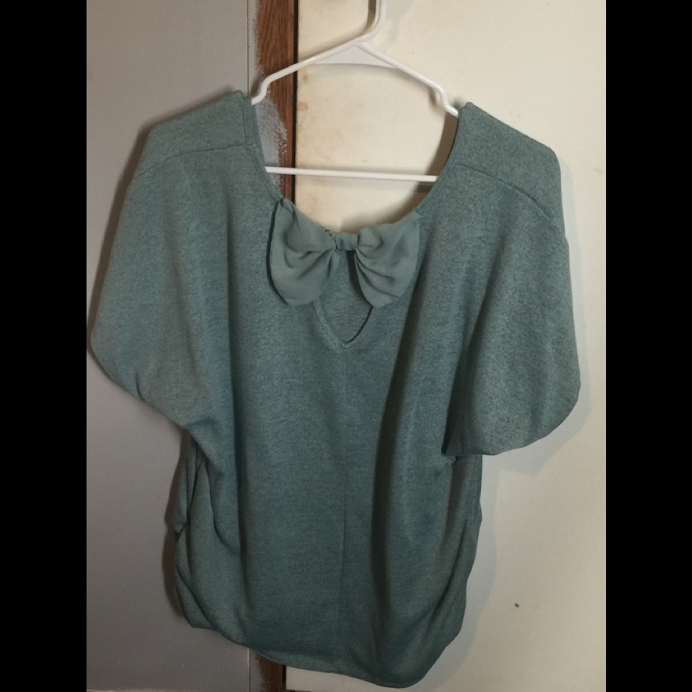 Cute green top