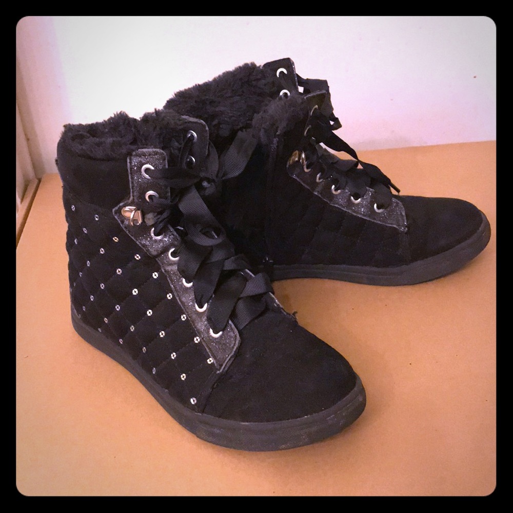 Cute faux fur lined booties