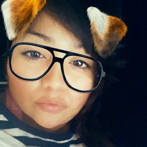 Meet your Posher, Denisse