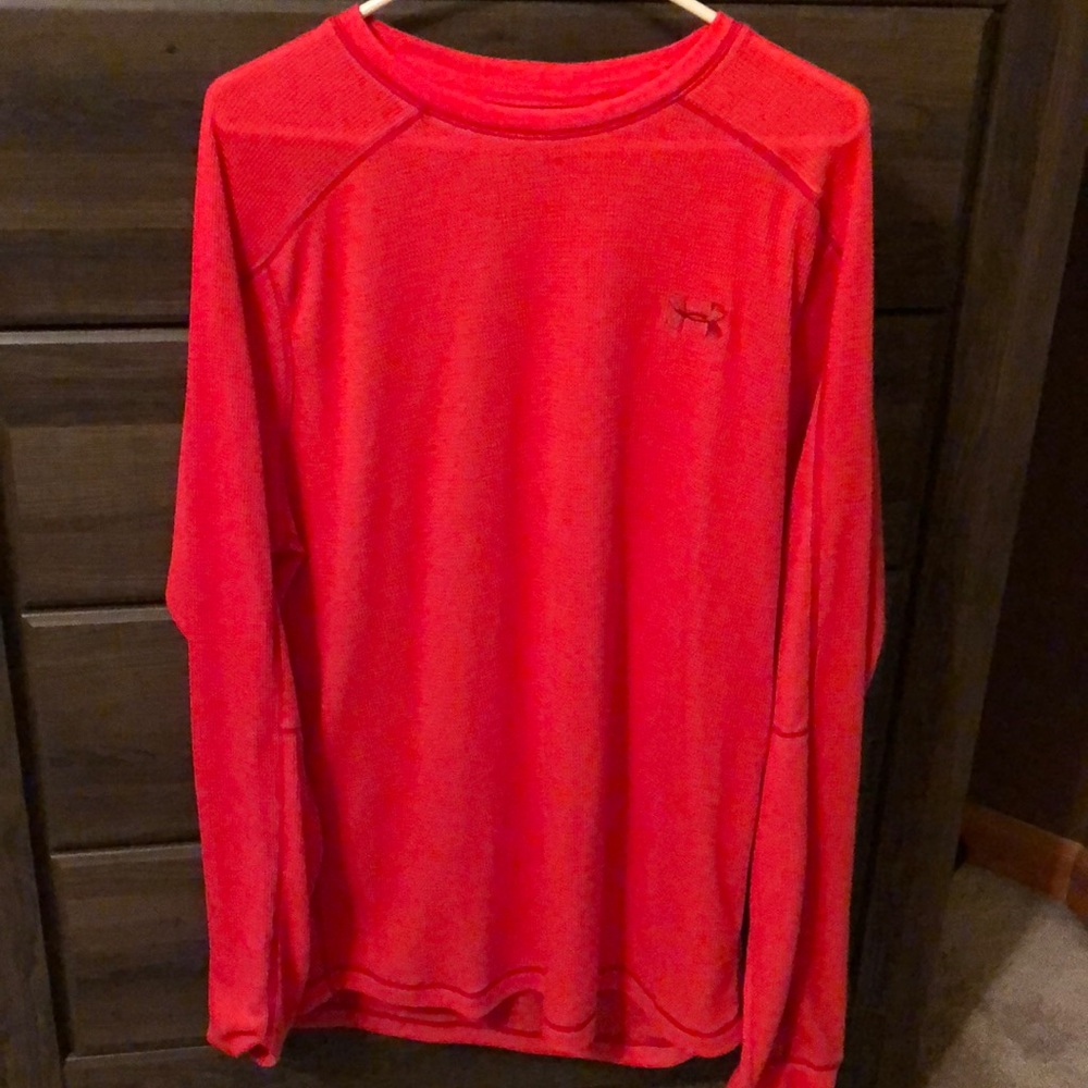 Men’s thermal UA top