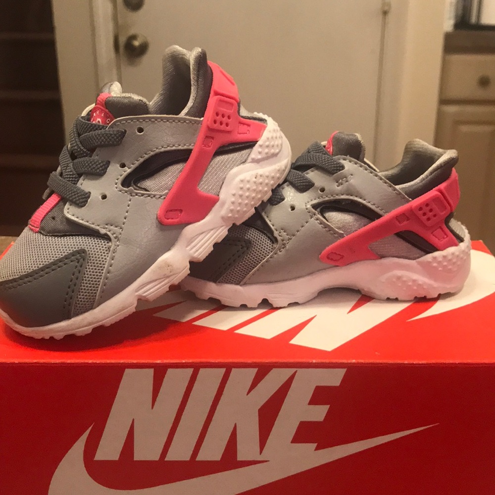 Toddler Nike Huarache SZ 6c