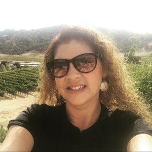 Meet your Posher, Yolanda