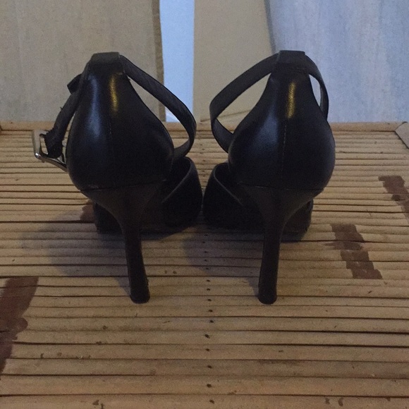 Nine West high heel shoes. - Picture 2 of 5