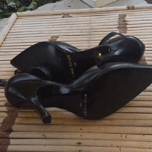 Nine West high heel shoes. - Picture 3 of 5
