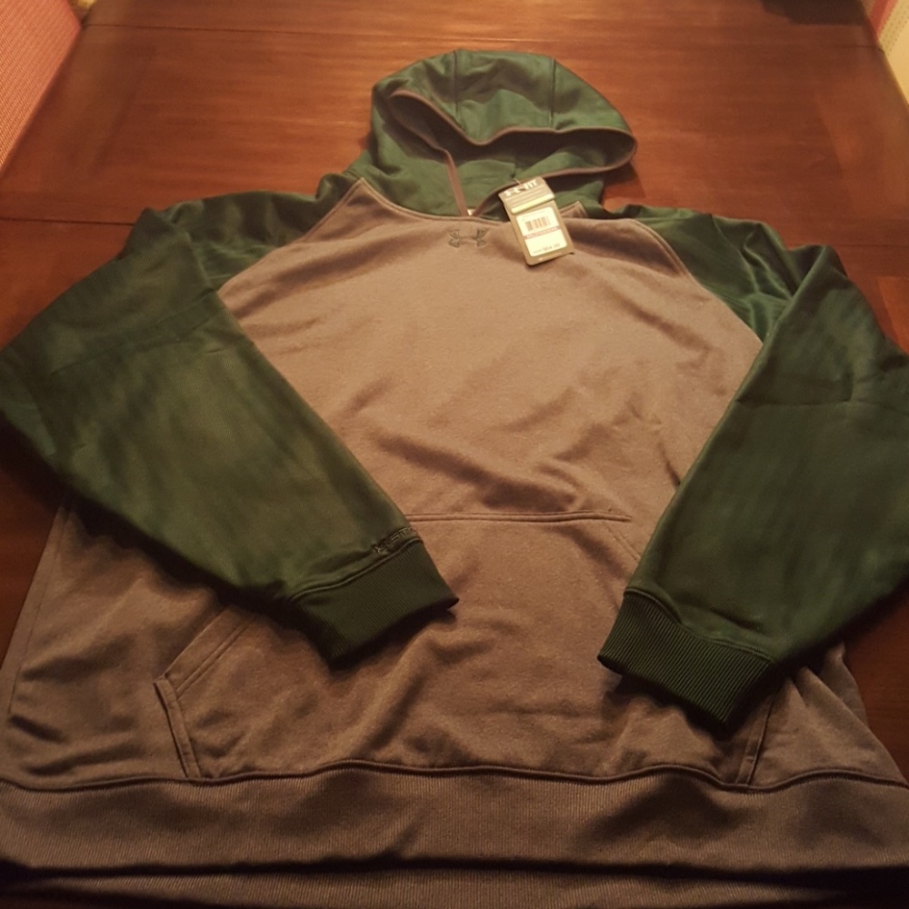 Green and gray Under Armour Sweatshirt NEW