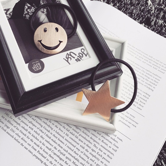 Gold Solid Star Black Elastic Ponytail Holder - Picture 3 of 3