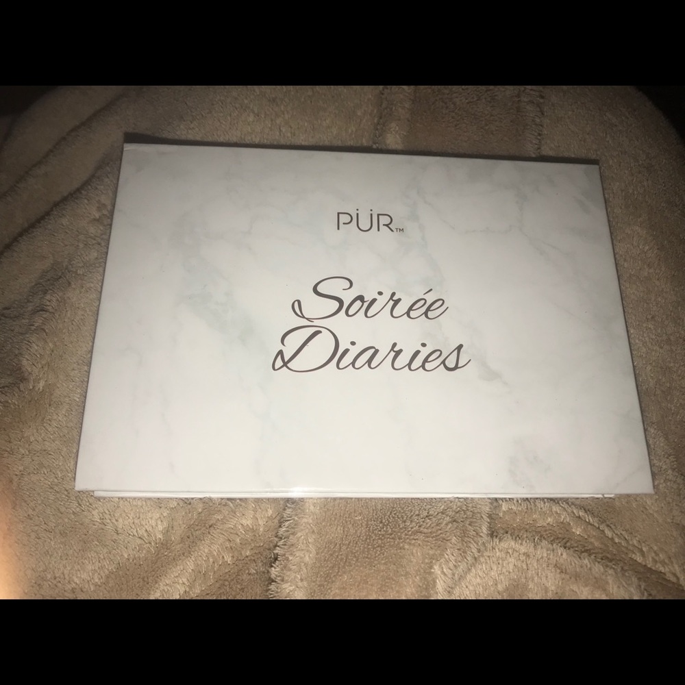 Pur Cosmetics palette - Brand new and unused!