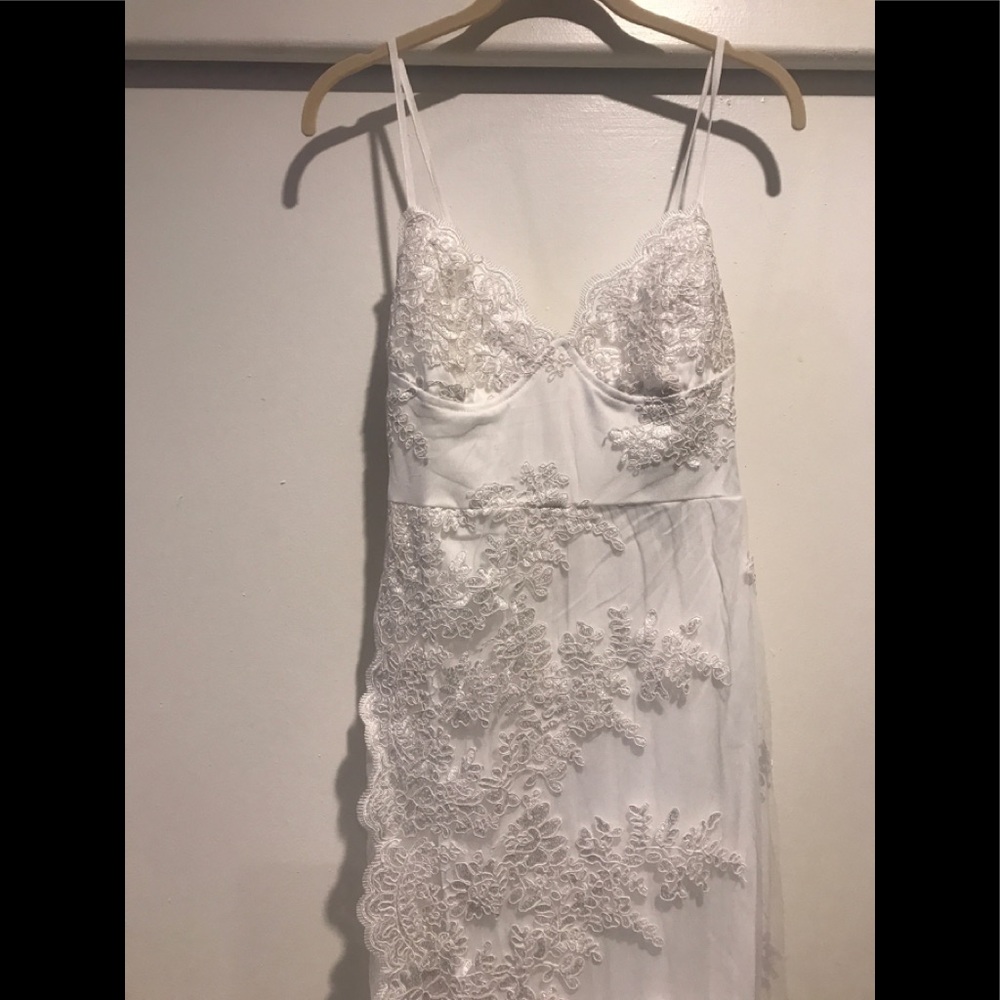 Beautiful long white dress!