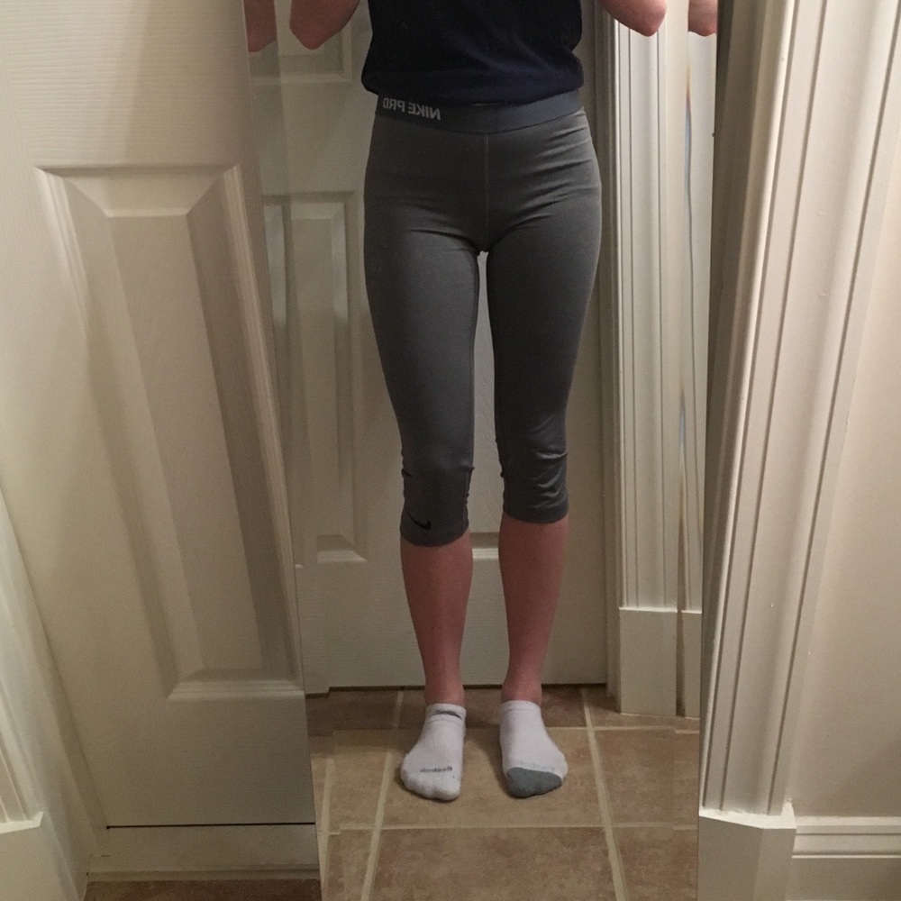 Nike pro grey capri leggings