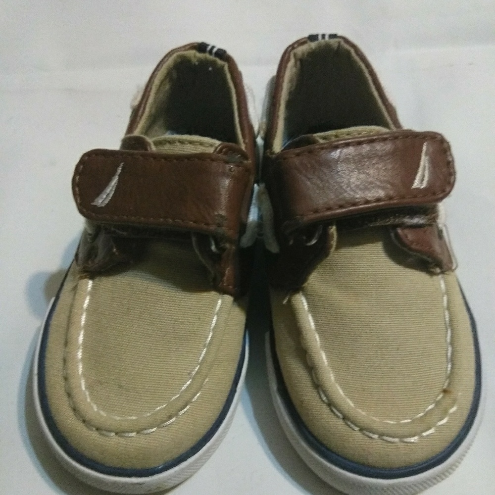Toddler's boat shoes