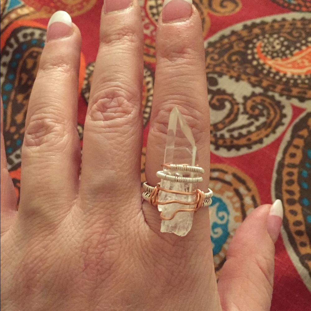 Quartz crystal ring