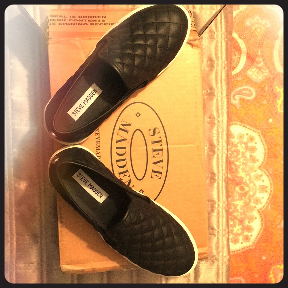 Steve Madden Ecentrcq Black Quilted Sneakers