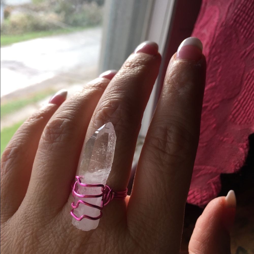 Quartz crystal ring