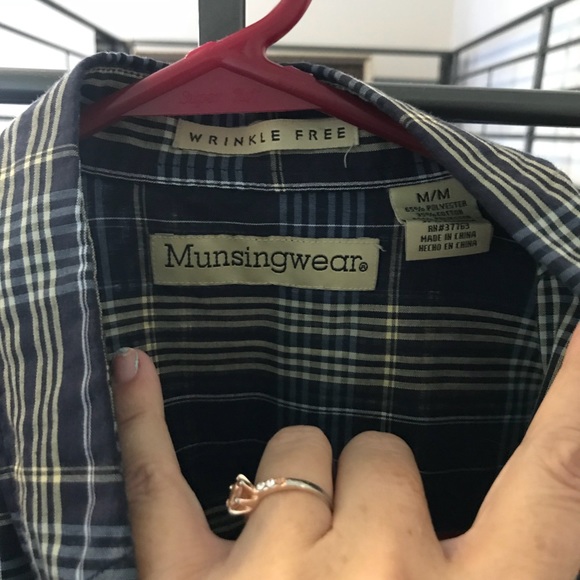 Munsingwear Men’s Wrinkle Free Shirt - Picture 3 of 3