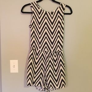 Frenchi - Black and white open back romper - Size