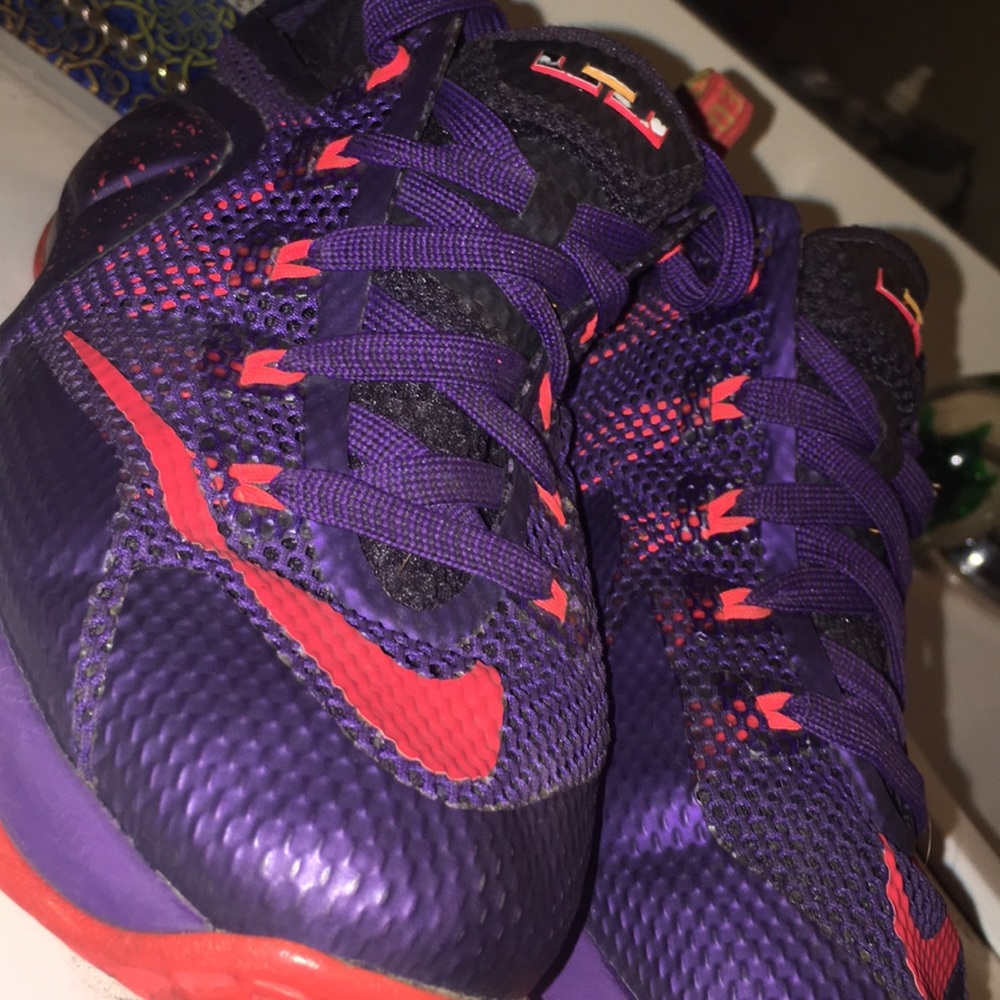 Lebron sneakers