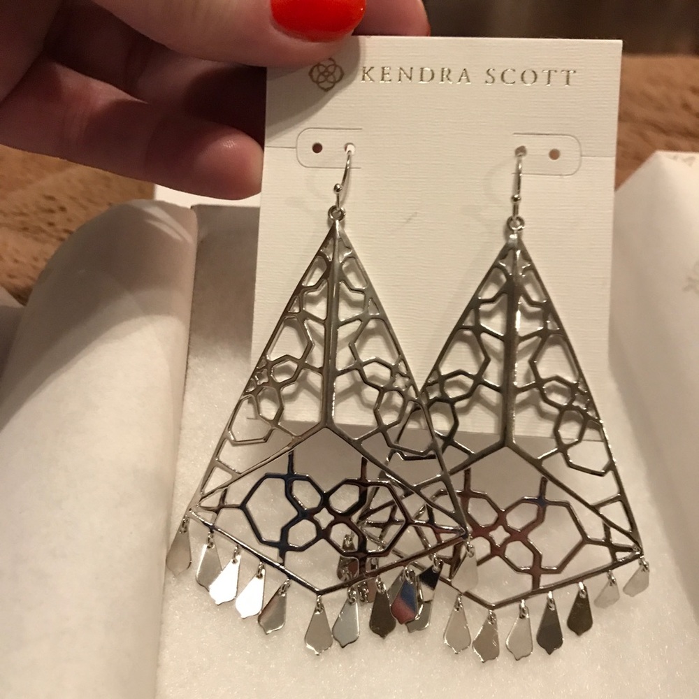 Stunning Kendra Scott Samira Earrings in Silver!! - Picture 5 of 5