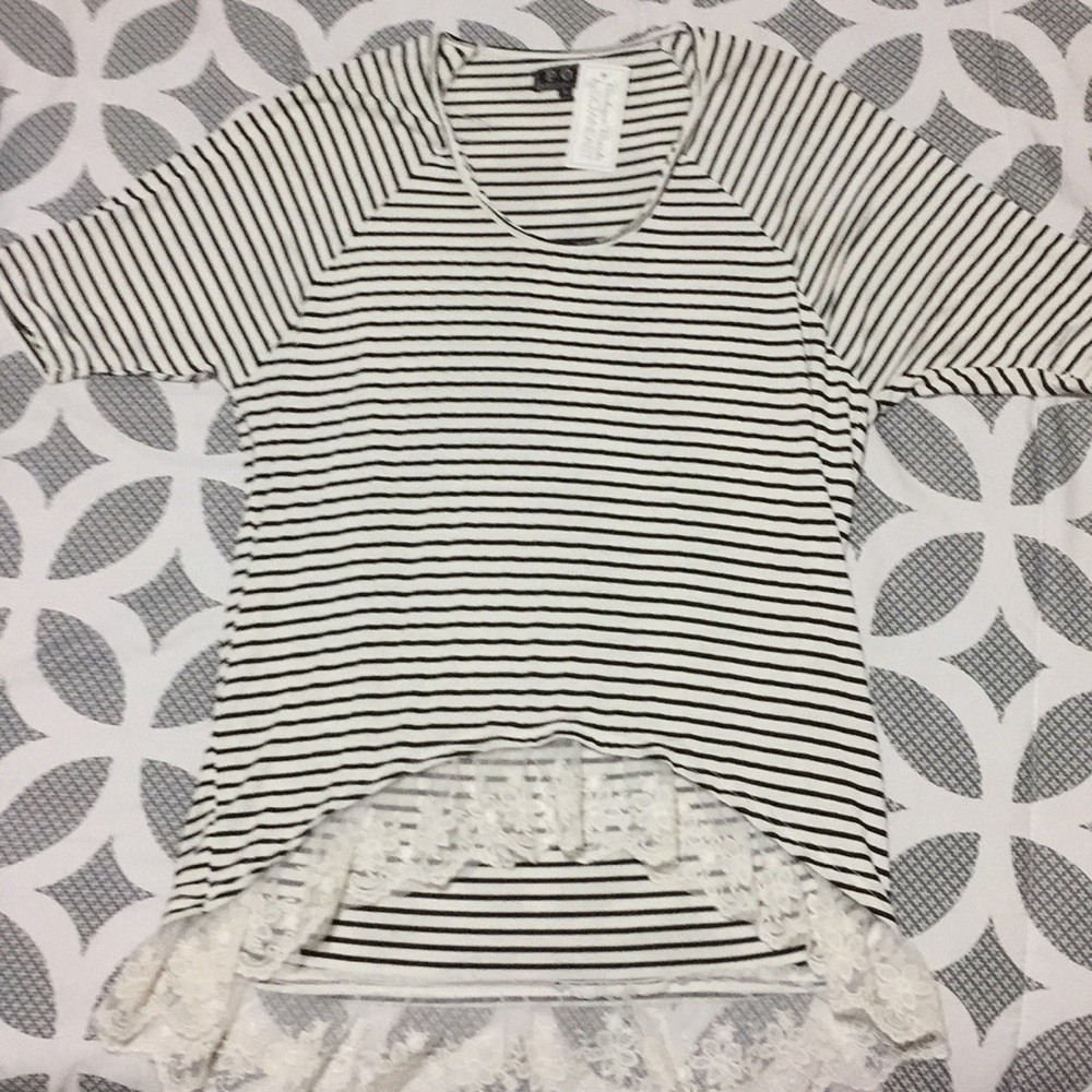 Downeast top blacks and white striped.