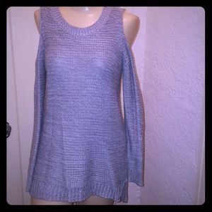 Long sleeve sweater with cutout shoulders