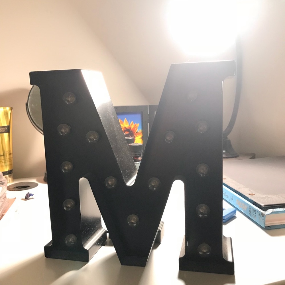 light up “M”