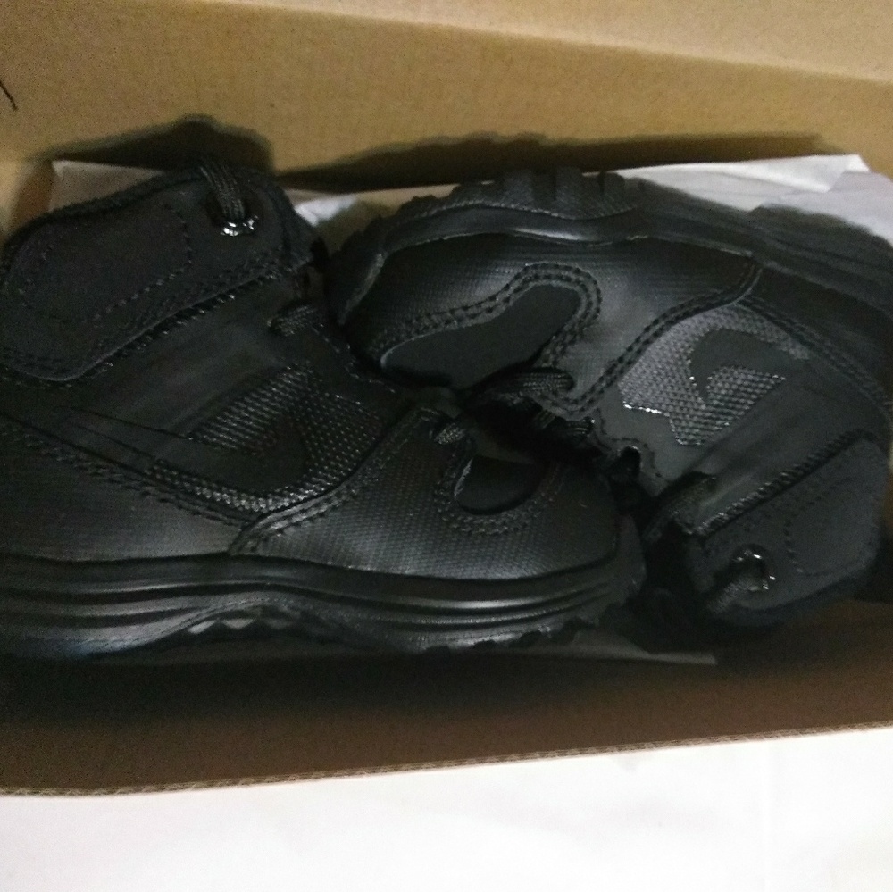 NIB Toddler Nike Boots