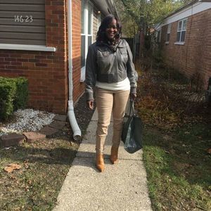 Meet your Posher, Vonetta