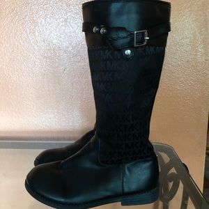 Michael kors girl boots