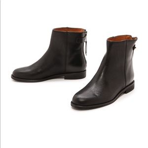 Madewell zip-back flat boots. Size 8. Black.