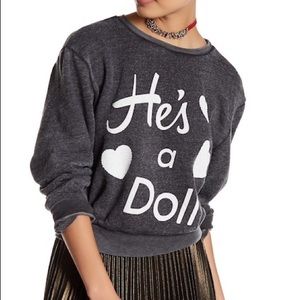 ▫️WILDFOX▫️ He’s a Doll Love story Pullover ♥️