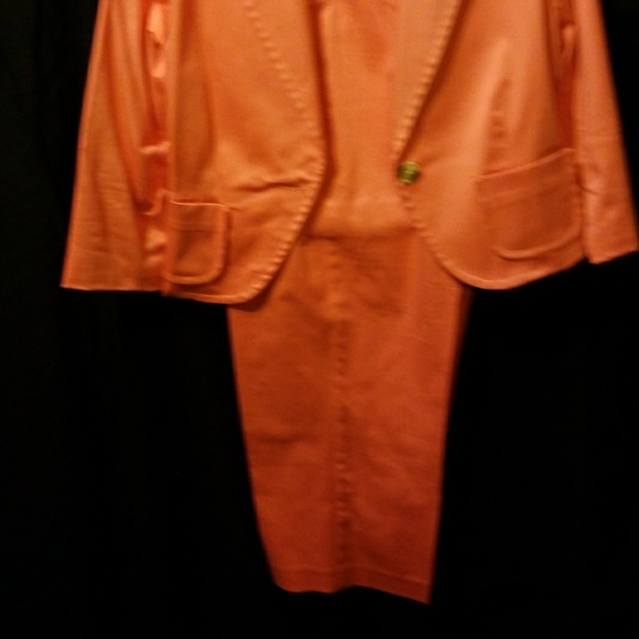 2-peice jacket and Capri pant set - Picture 3 of 7