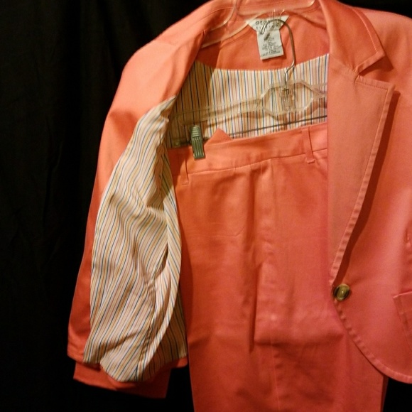2-peice jacket and Capri pant set - Picture 4 of 7