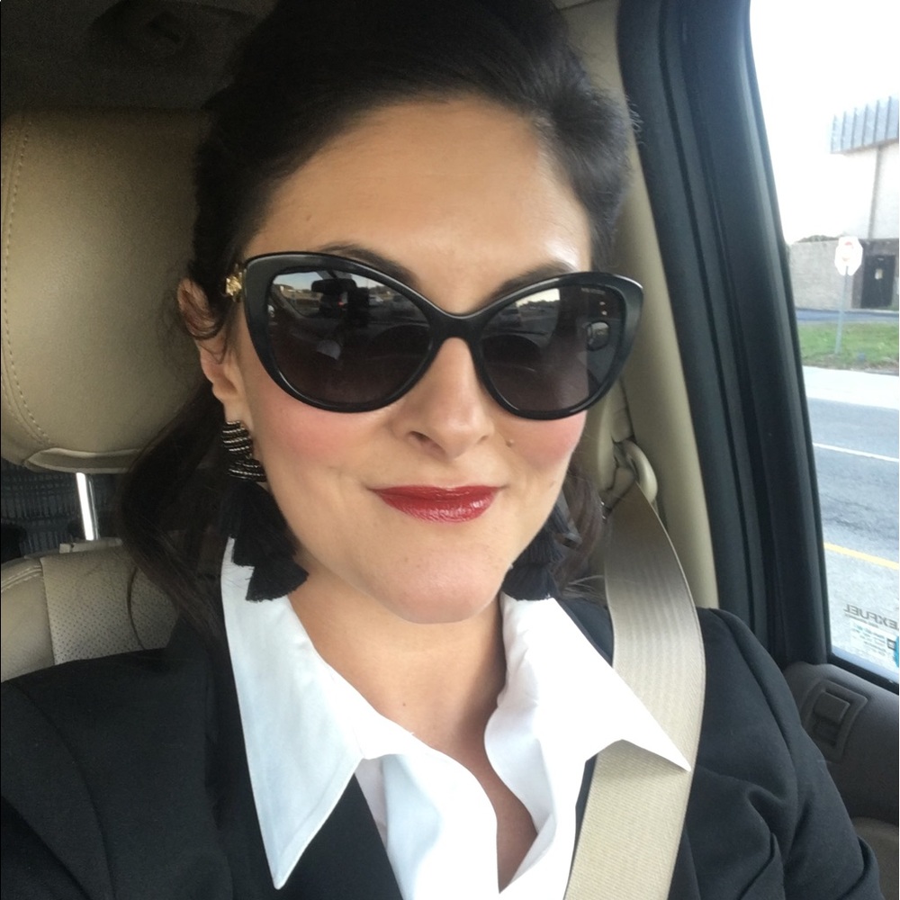 Meet your Posher, Niki