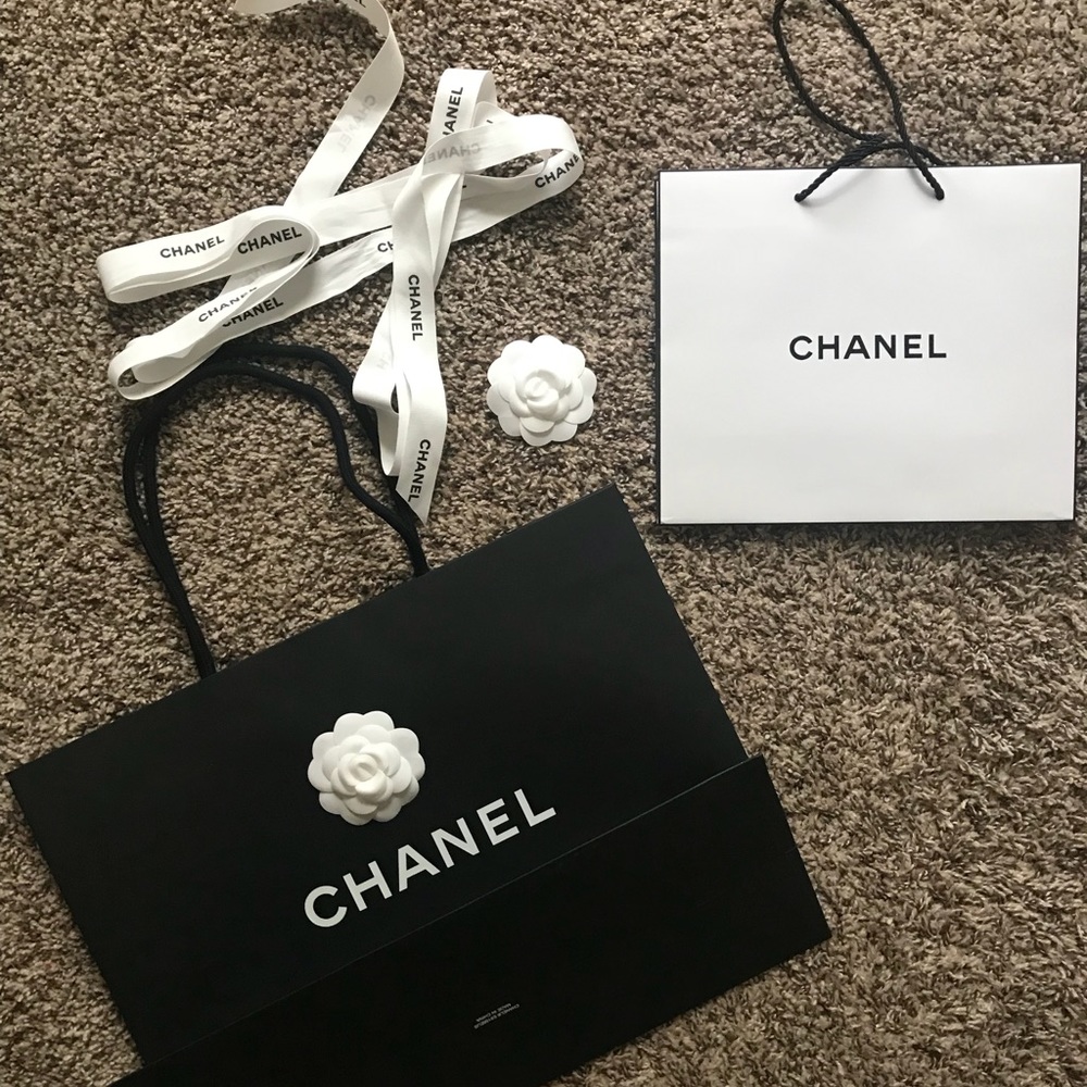 Chanel shopping bag with flowers & ribbon