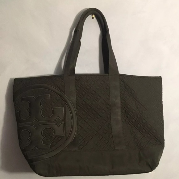 Like new Tory Burch Penn Quilted Zip Tote